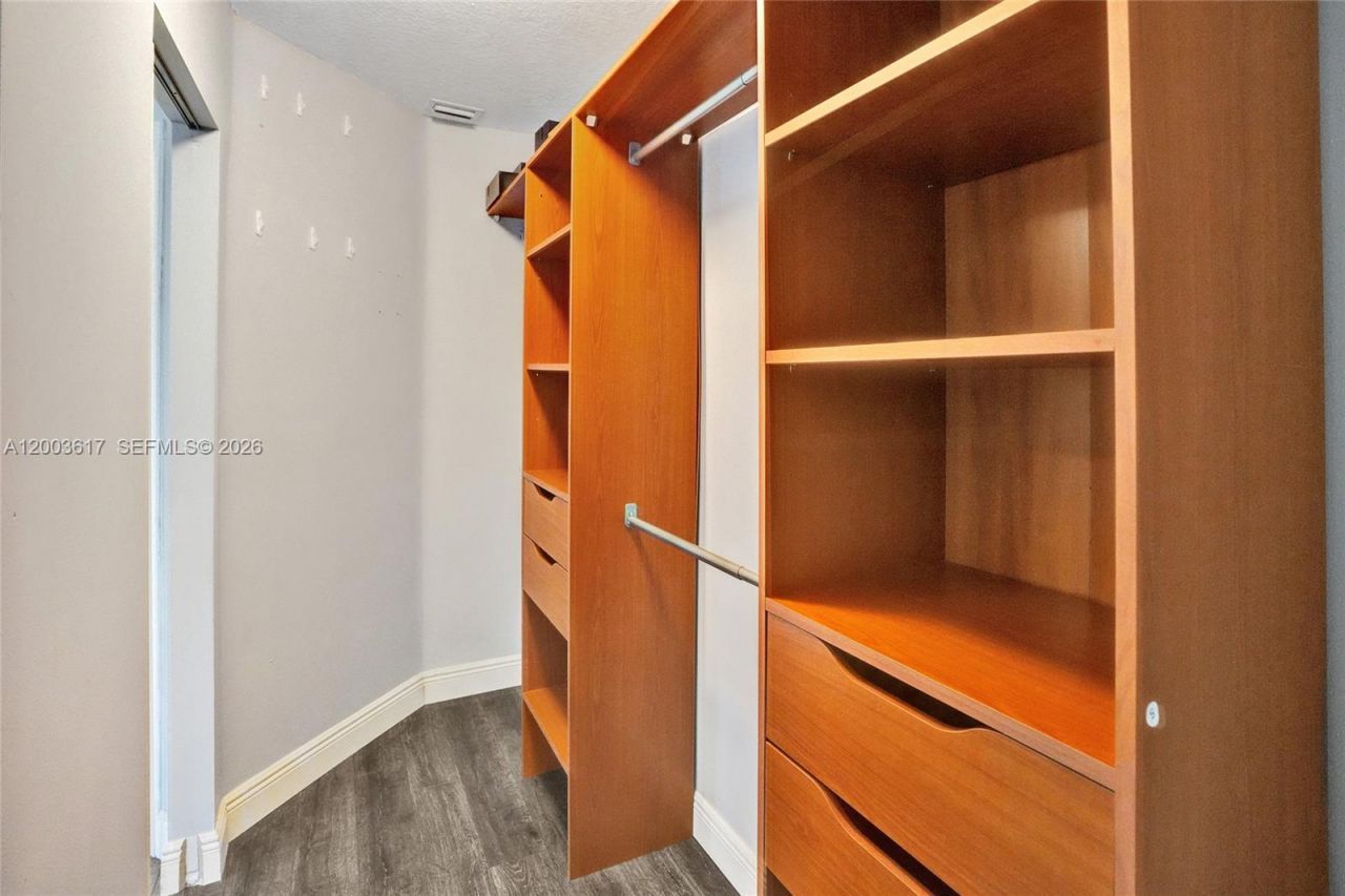 245 NW 207th Ter , Pembroke Pines, FL 33029 Photo