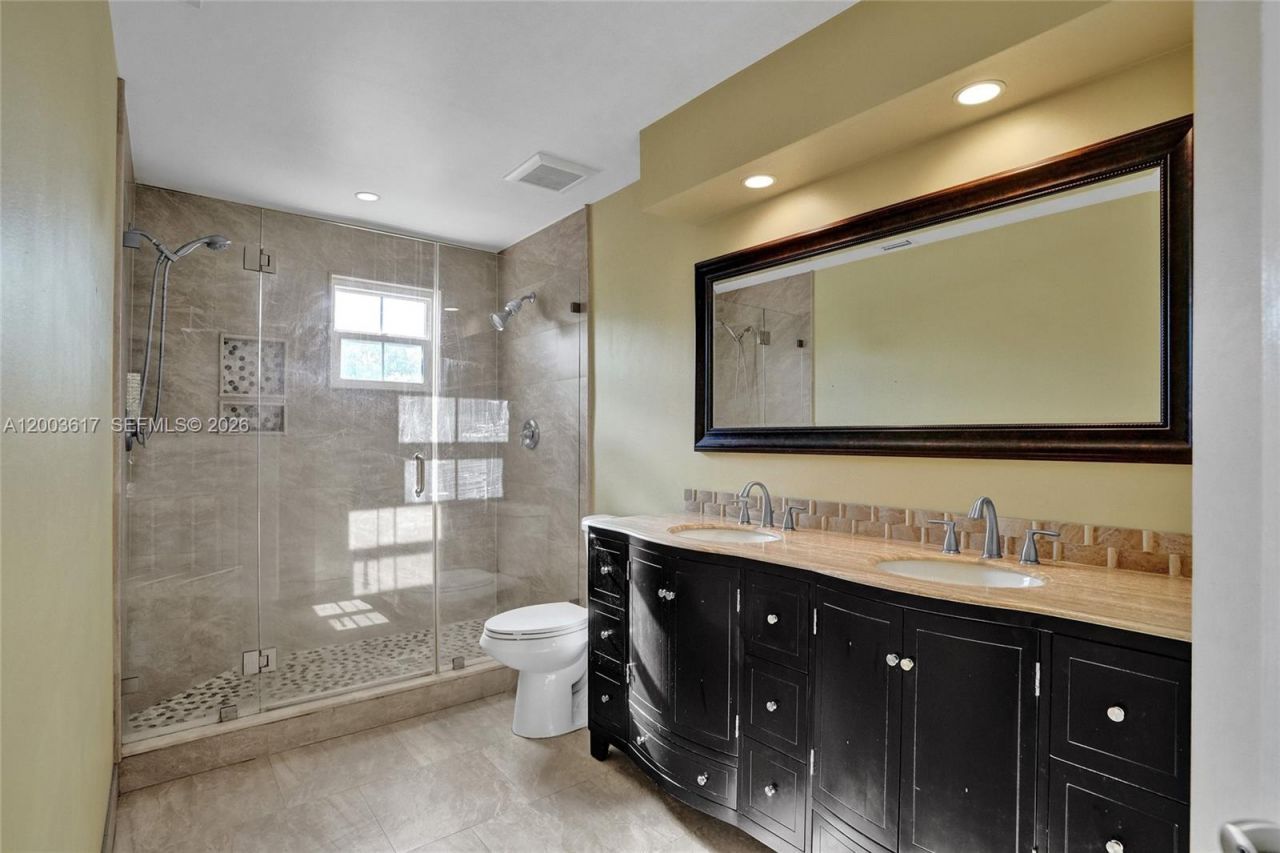 245 NW 207th Ter , Pembroke Pines, FL 33029 Photo