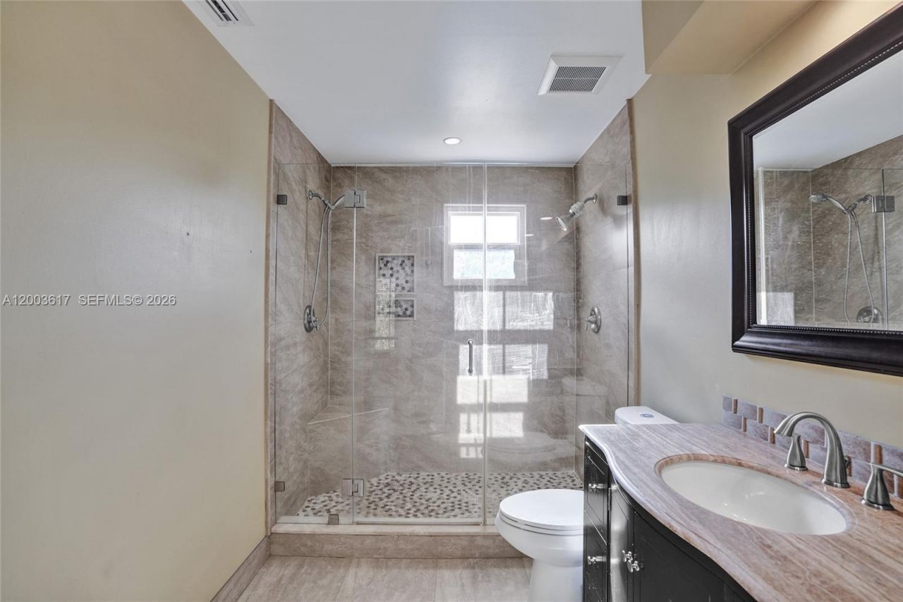 245 NW 207th Ter , Pembroke Pines, FL 33029 Photo