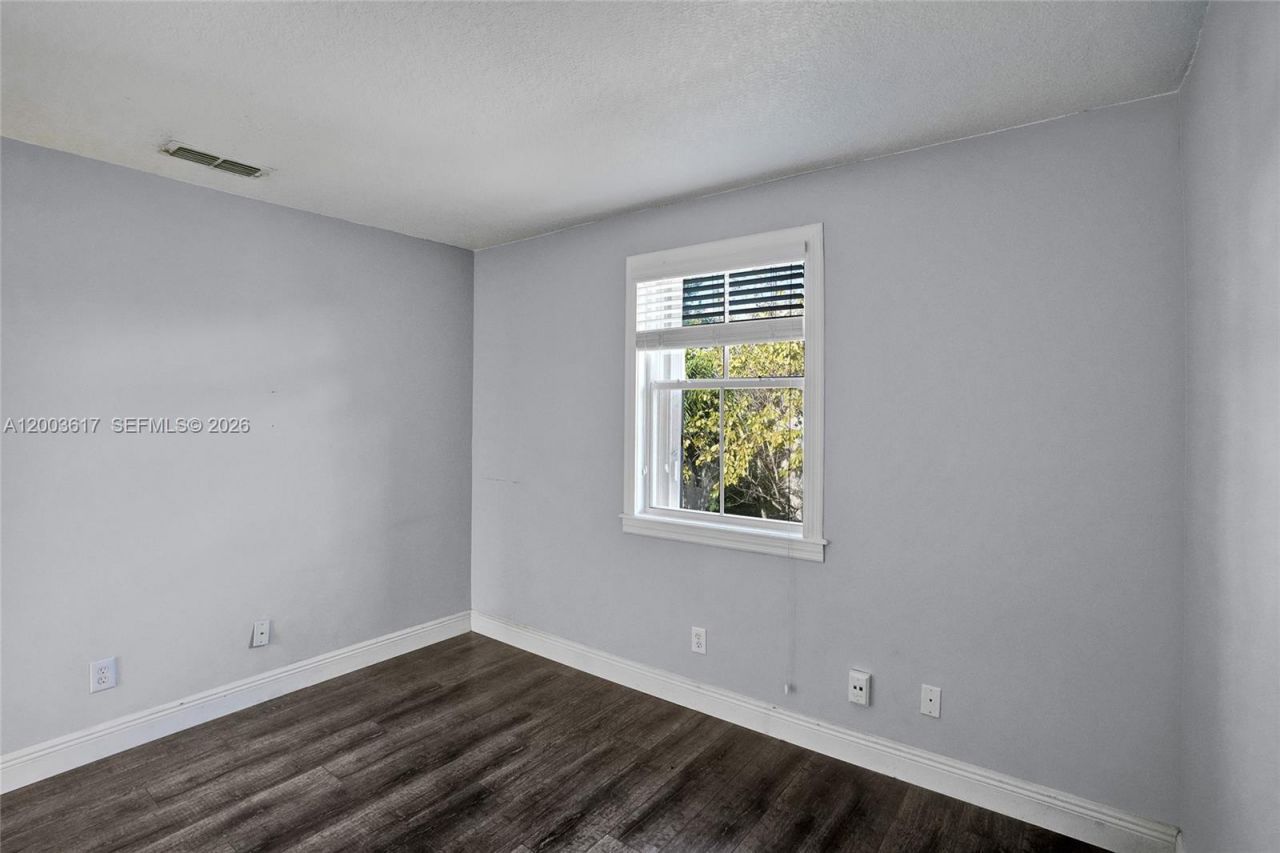 245 NW 207th Ter , Pembroke Pines, FL 33029 Photo