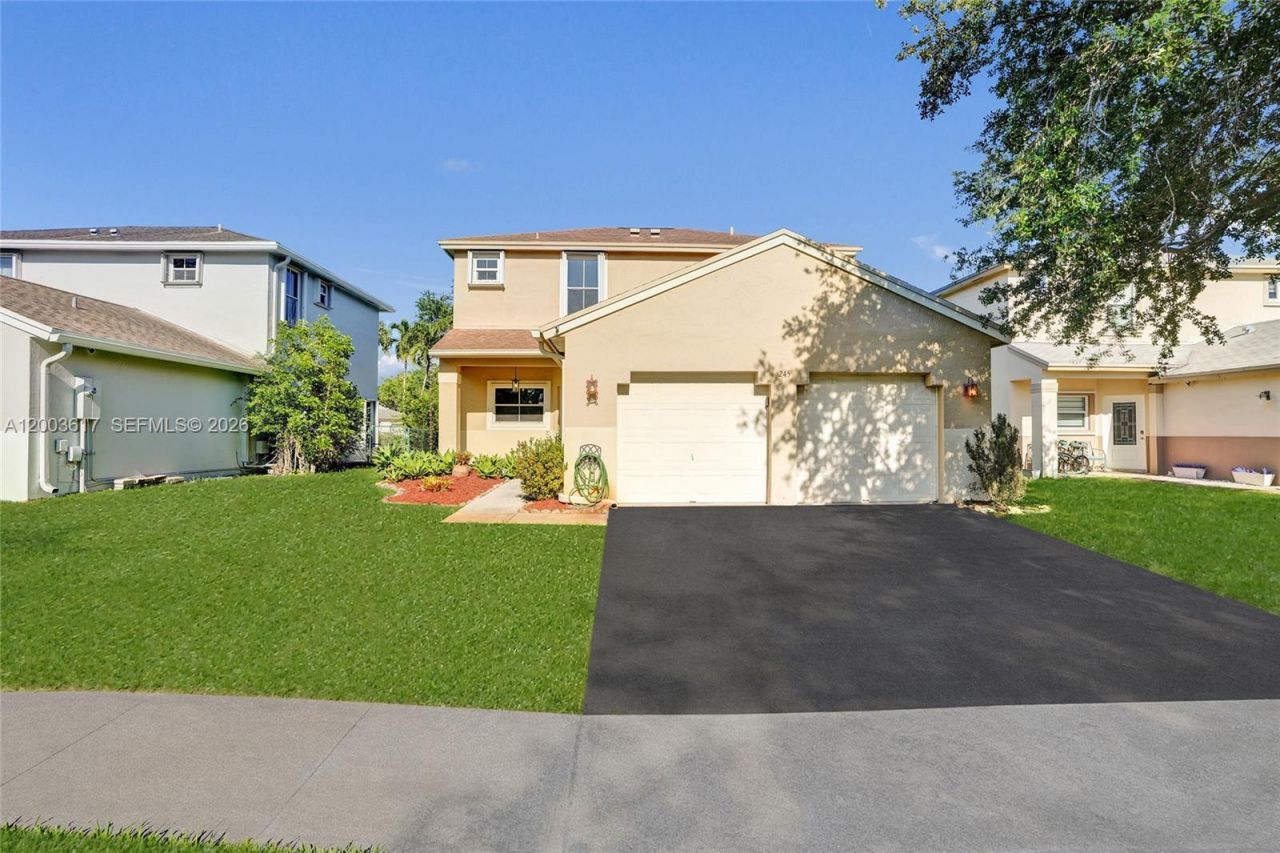 245 NW 207th Ter , Pembroke Pines, FL 33029 Photo