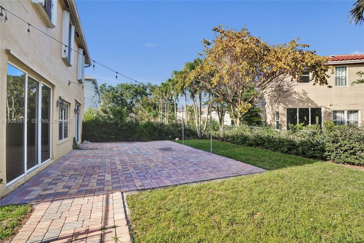 245 NW 207th Ter , Pembroke Pines, FL 33029 Photo