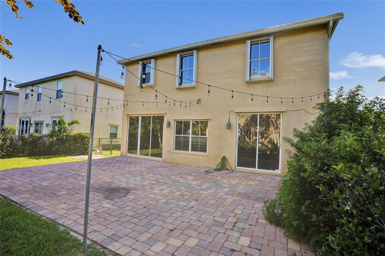 245 NW 207th Ter , Pembroke Pines, FL 33029 Photo