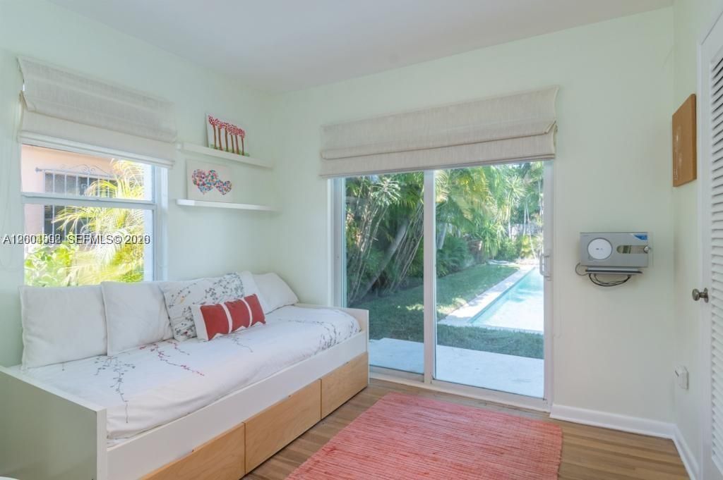 1123 Bay Dr, Miami Beach, FL 33141 Photo