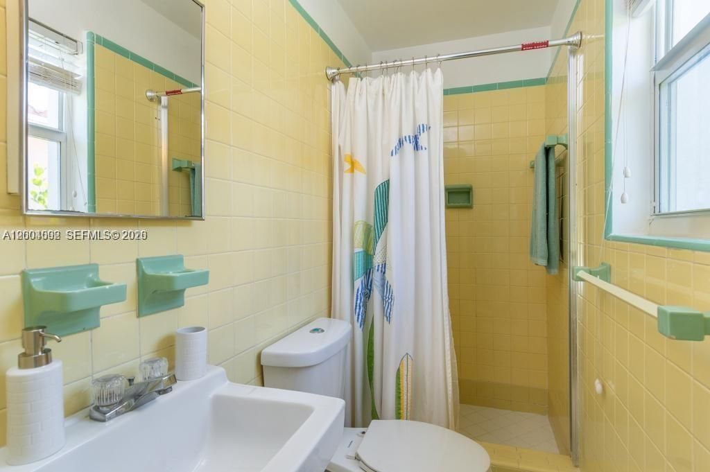 1123 Bay Dr, Miami Beach, FL 33141 Photo