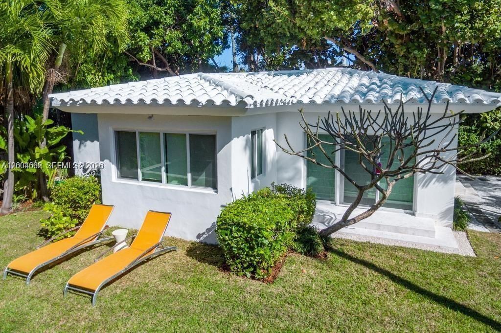 1123 Bay Dr, Miami Beach, FL 33141 Photo