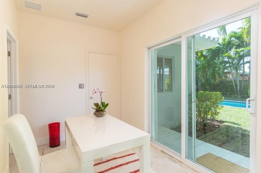 1123 Bay Dr, Miami Beach, FL 33141 Photo