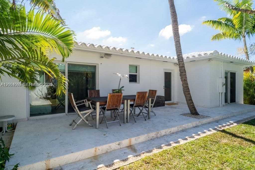 1123 Bay Dr, Miami Beach, FL 33141 Photo