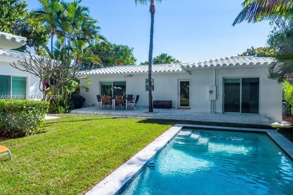 1123 Bay Dr, Miami Beach, FL 33141 Photo