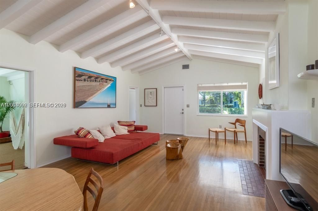 1123 Bay Dr, Miami Beach, FL 33141 Photo