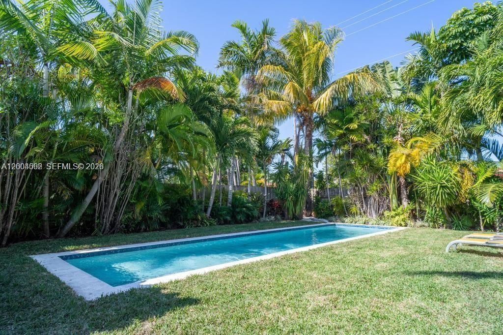 1123 Bay Dr, Miami Beach, FL 33141 Photo