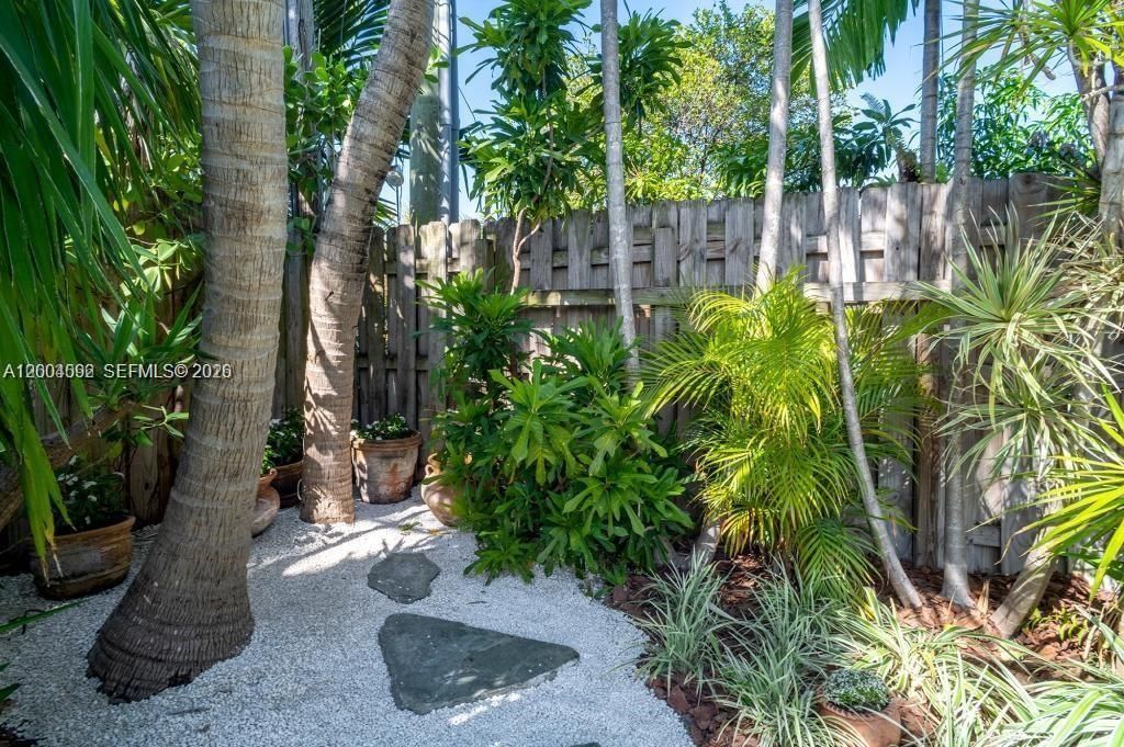 1123 Bay Dr, Miami Beach, FL 33141 Photo