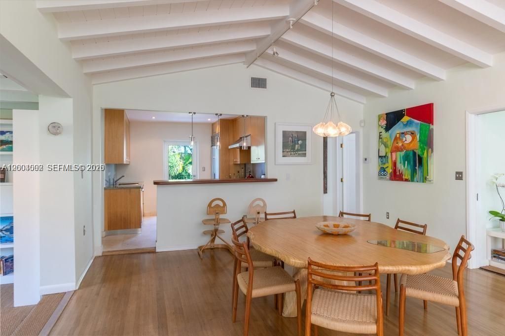 1123 Bay Dr, Miami Beach, FL 33141 Photo