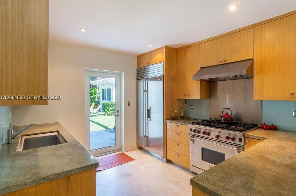 1123 Bay Dr, Miami Beach, FL 33141 Photo