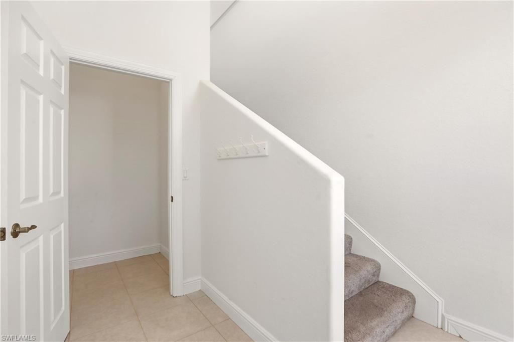 566 Vintage Reserve Ln, Unit #21-D, Naples, FL 34119 Photo