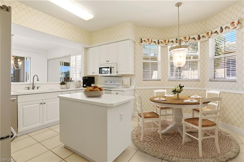 566 Vintage Reserve Ln, Unit #21-D, Naples, FL 34119 Photo