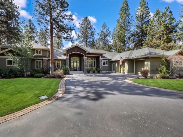 16923 Royal Coachman Drive, Sisters, OR 97759