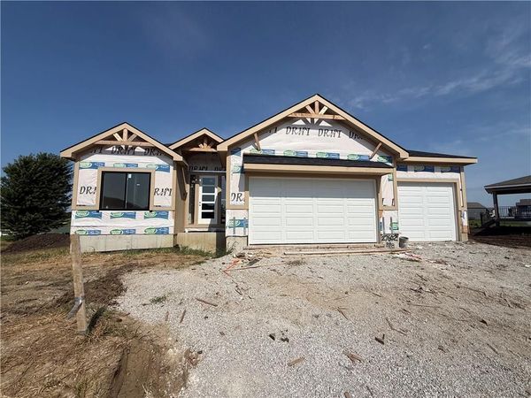 27602 E 128th Court, Lee's Summit, MO 64086