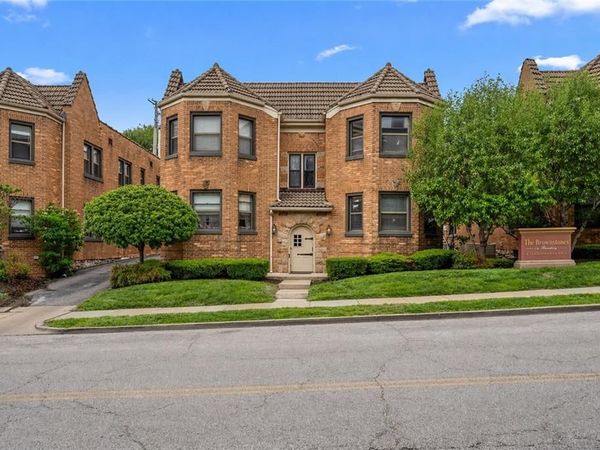4508 Broadway Street, Kansas City, MO 64111