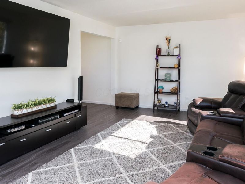 5533 Redwood Road, Columbus, OH 43229 Photo 5