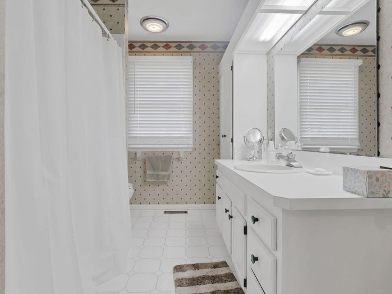 524 W Broadway , Granville, OH 43023 Photo 17