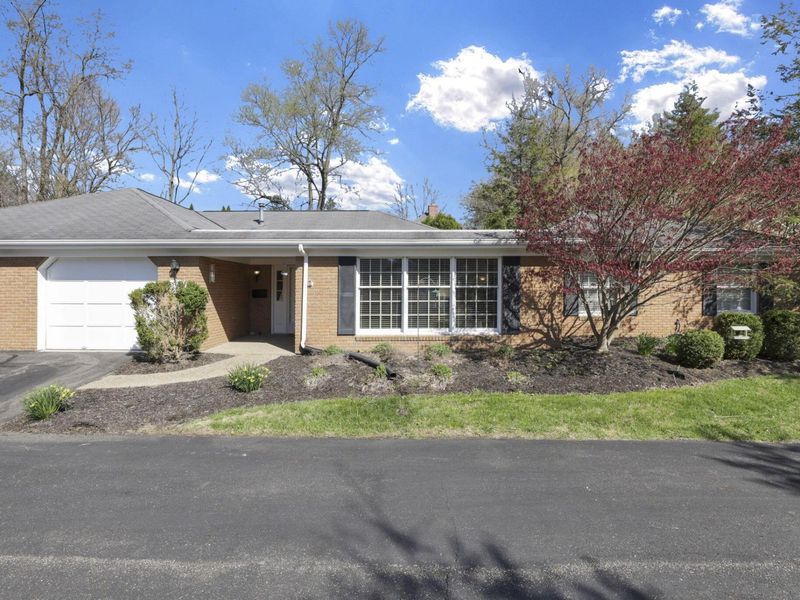 524 W Broadway , Granville, OH 43023 Photo 2