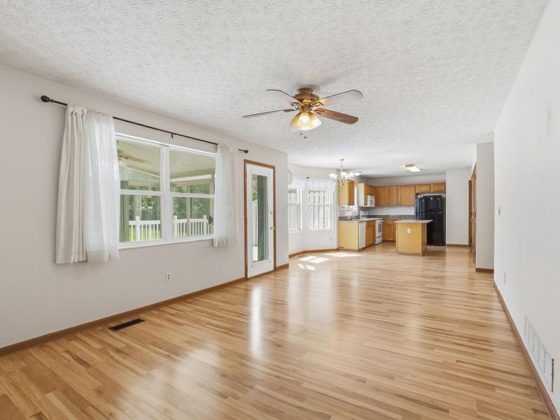 233 Dogwood Drive , Delaware, OH 43015 Photo 8