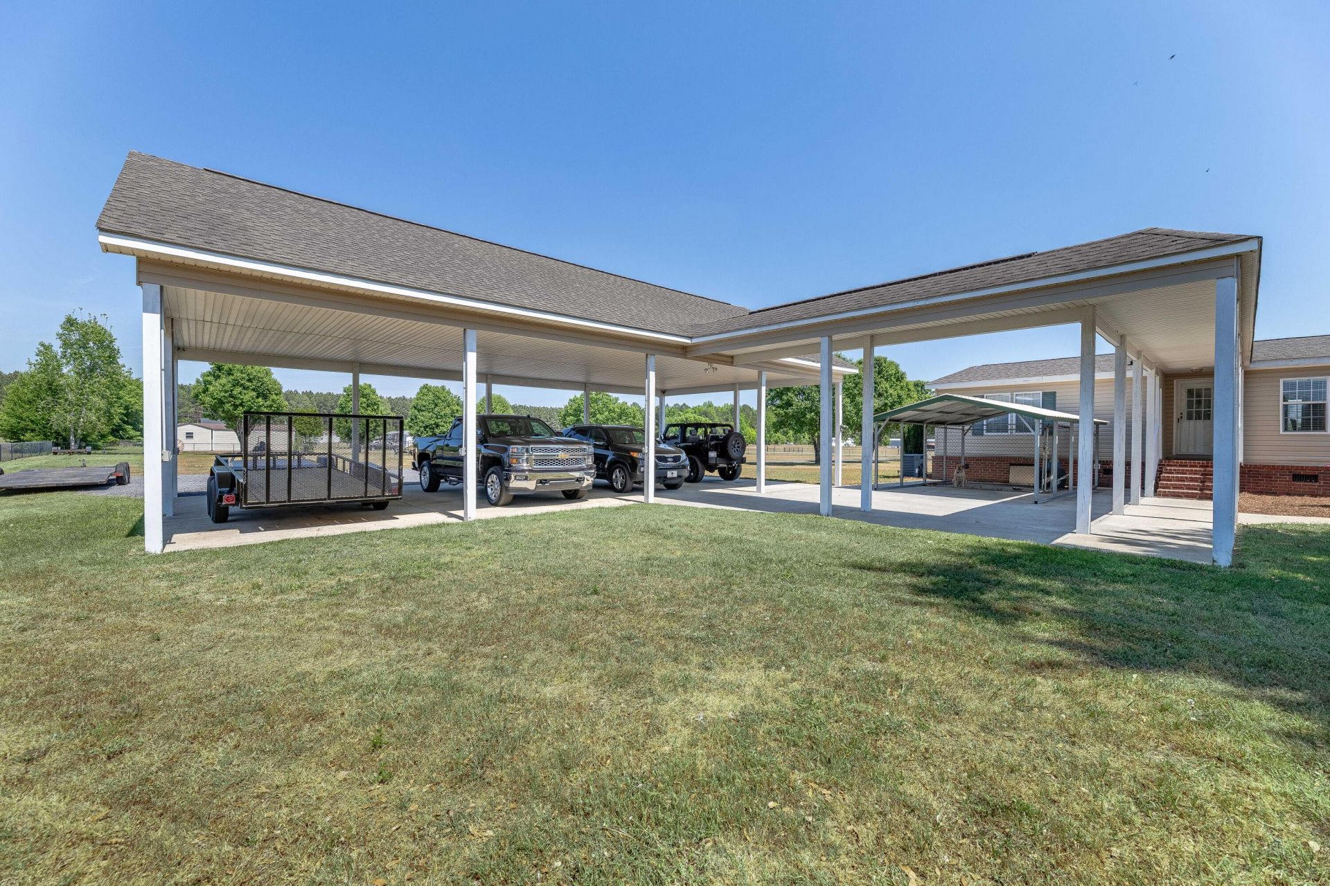 132 Avalon Court Photo 11