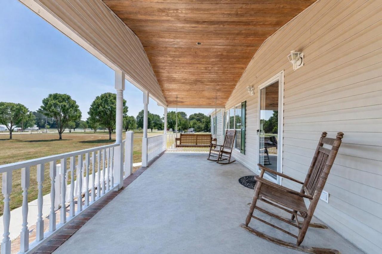 132 Avalon Court Photo 15