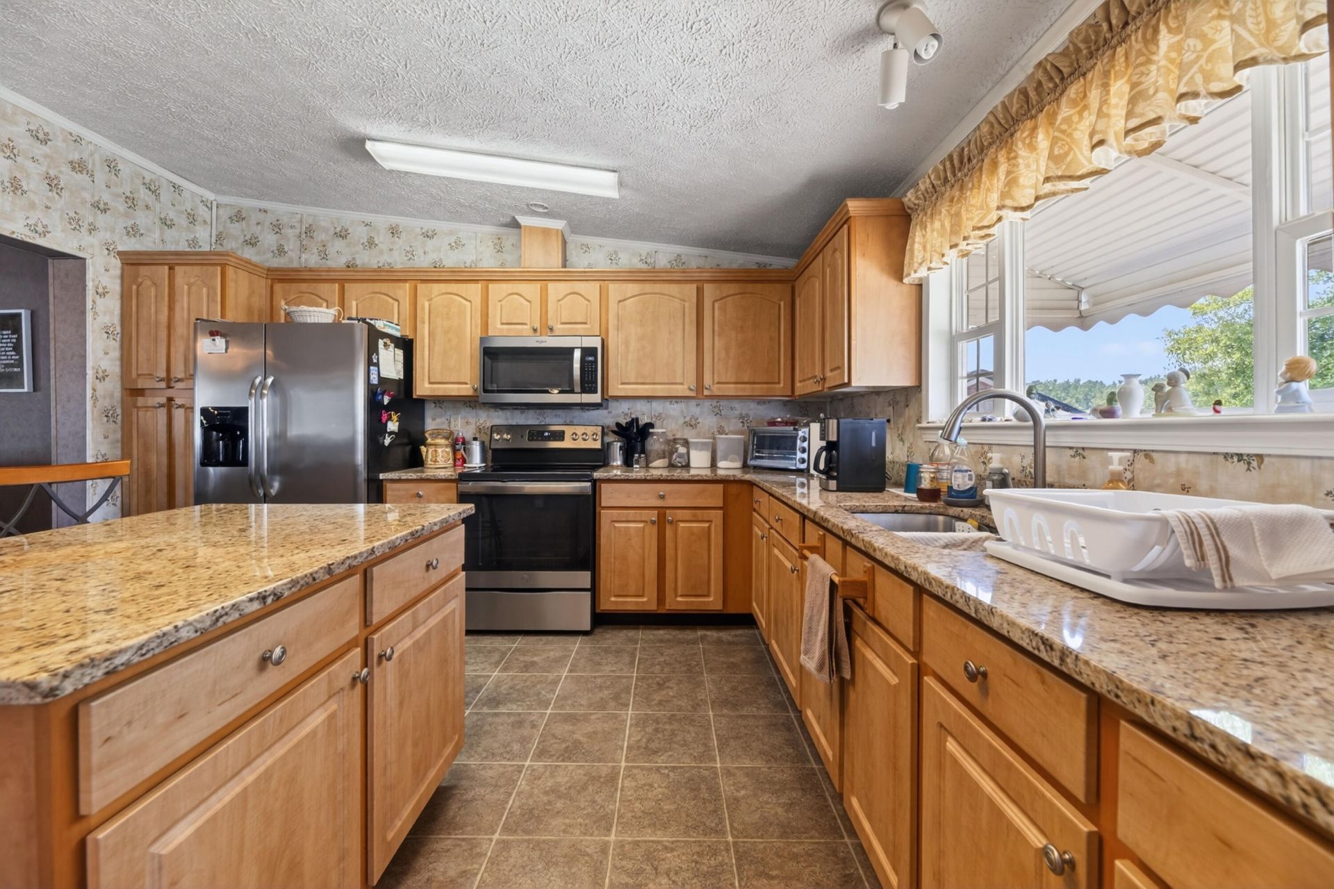 132 Avalon Court Photo 18