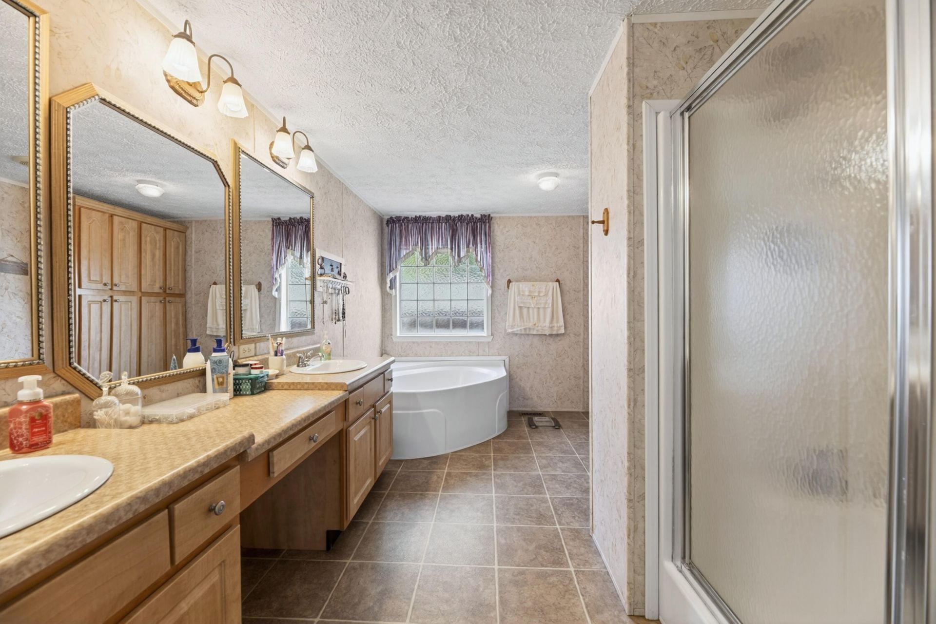 132 Avalon Court Photo 20