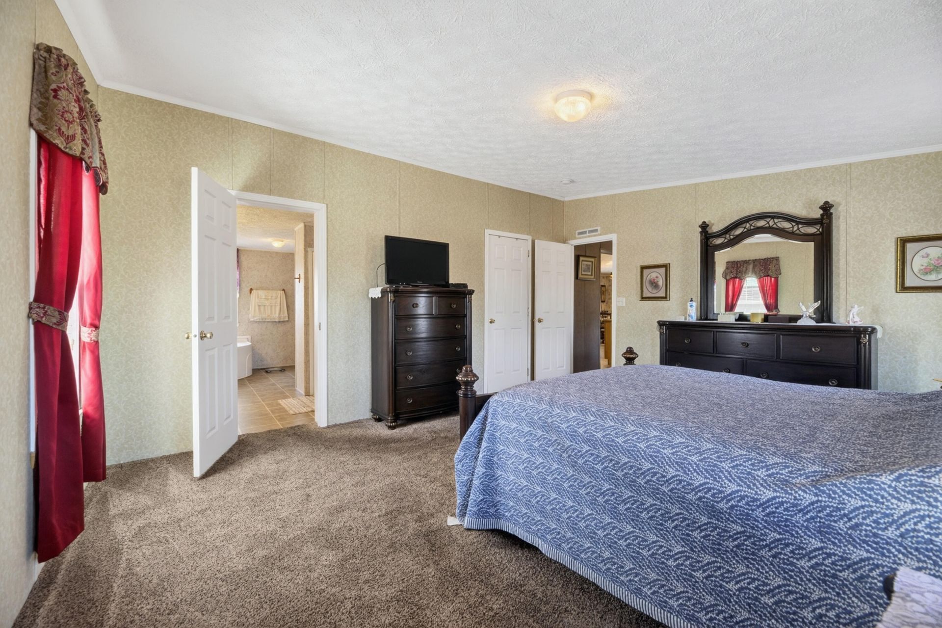 132 Avalon Court Photo 22