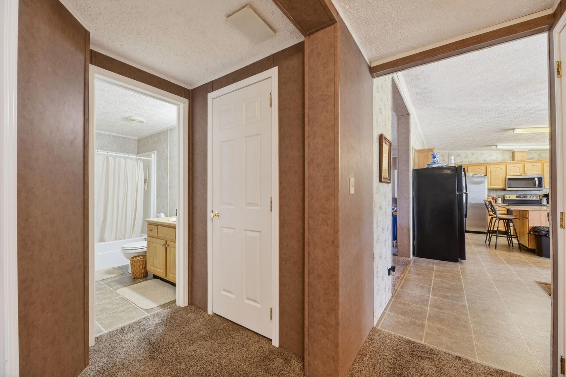 132 Avalon Court Photo 25