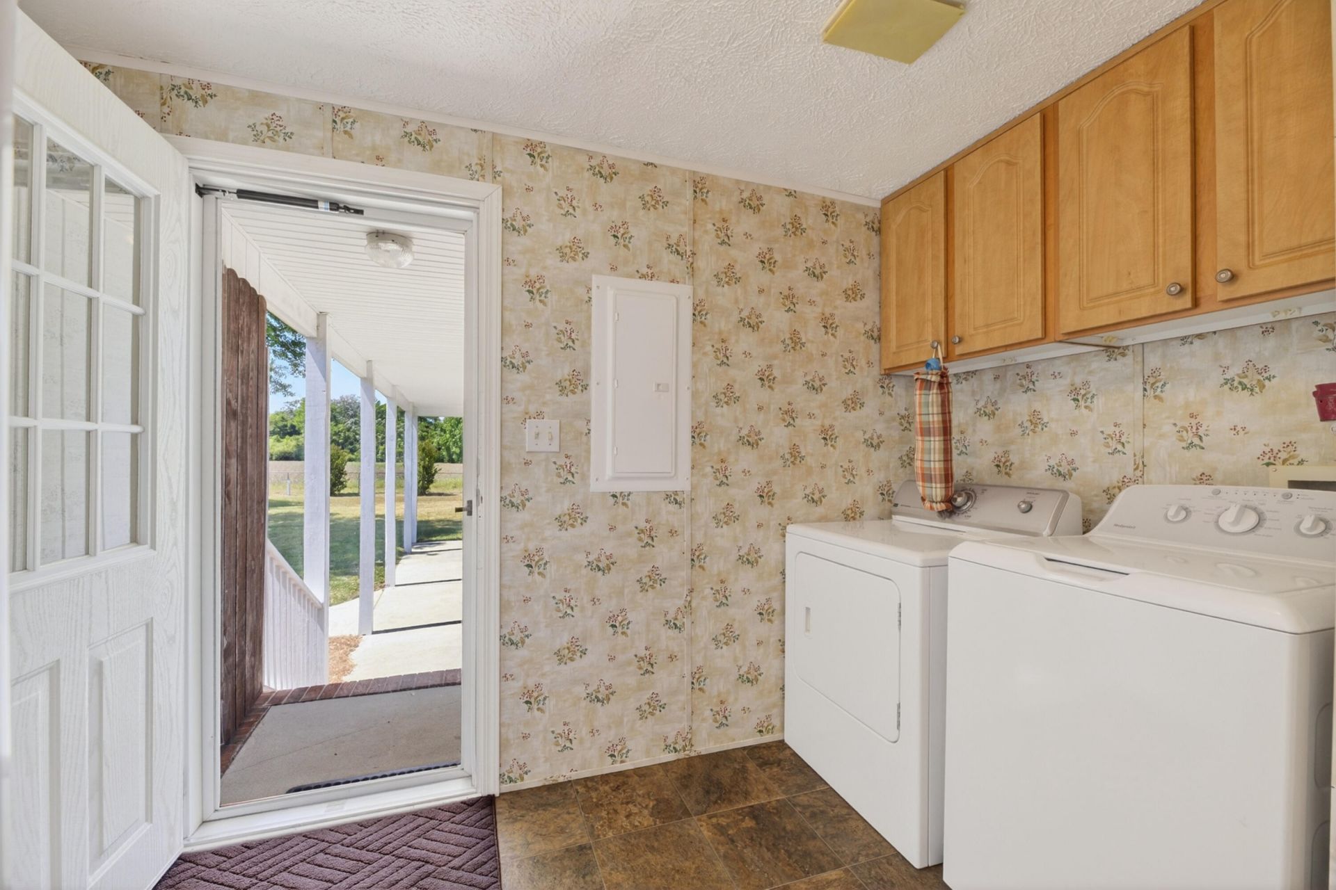 132 Avalon Court Photo 26