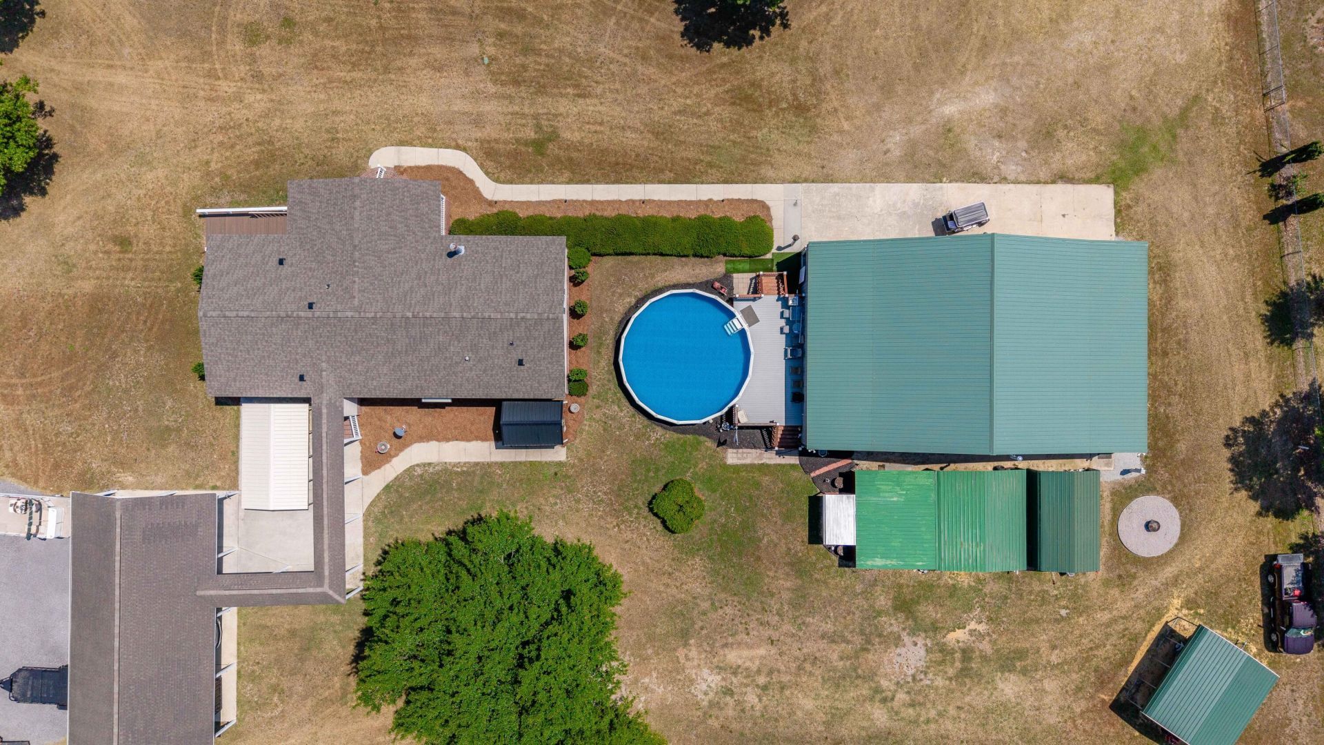 132 Avalon Court Photo 4