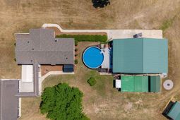 132 Avalon Court photo 4