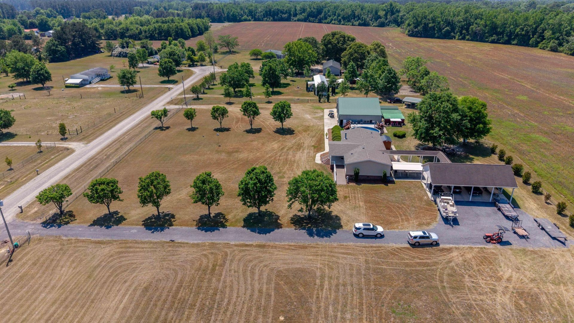 132 Avalon Court Photo 5