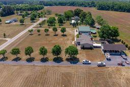 132 Avalon Court photo 4