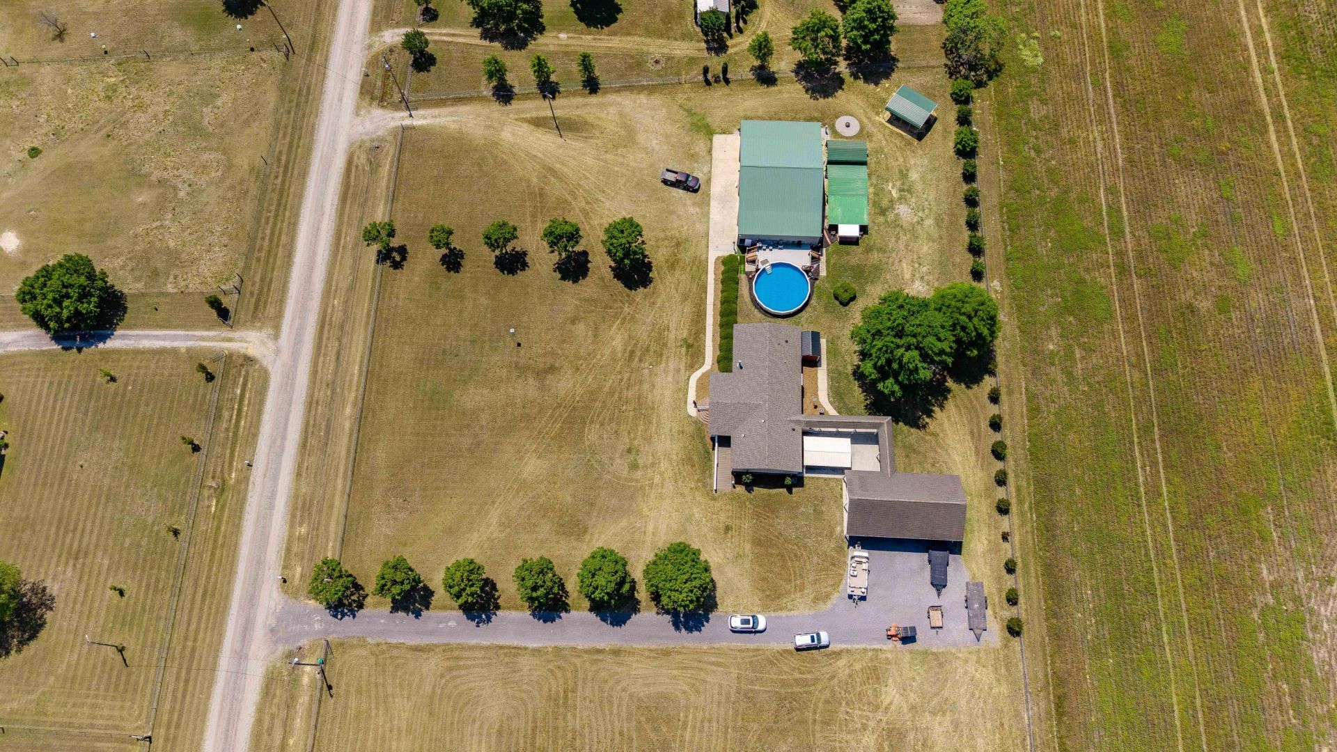 132 Avalon Court Photo 6