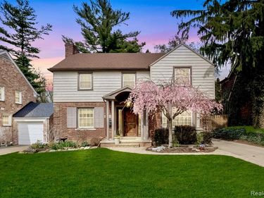 244 Kerby Road, Grosse Pointe Farms, MI 48236