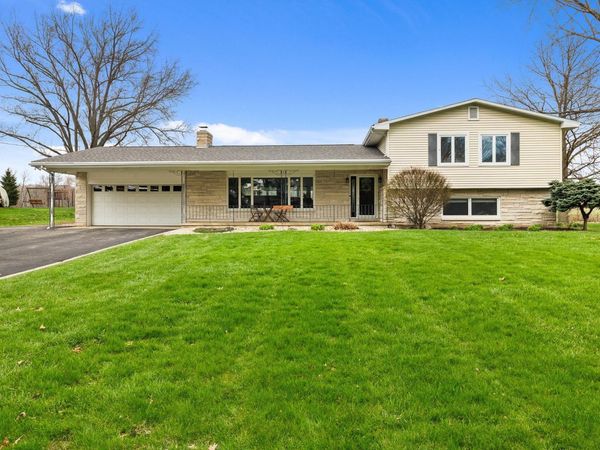 1705 E Springhill Road, Warsaw, IN 46580