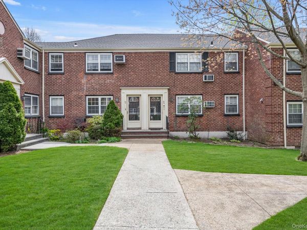 6939 213th Street , Unit 218, Oakland Gardens, NY 11364