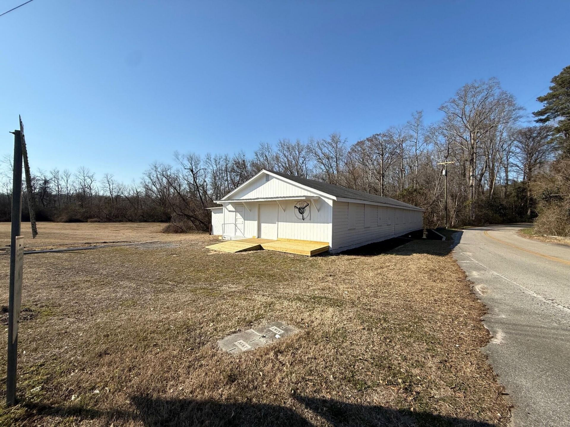 692 Murray Street Photo 4