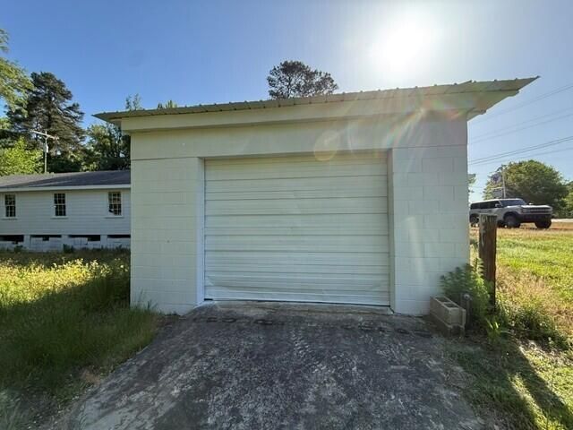 692 Murray Street  Photo 5