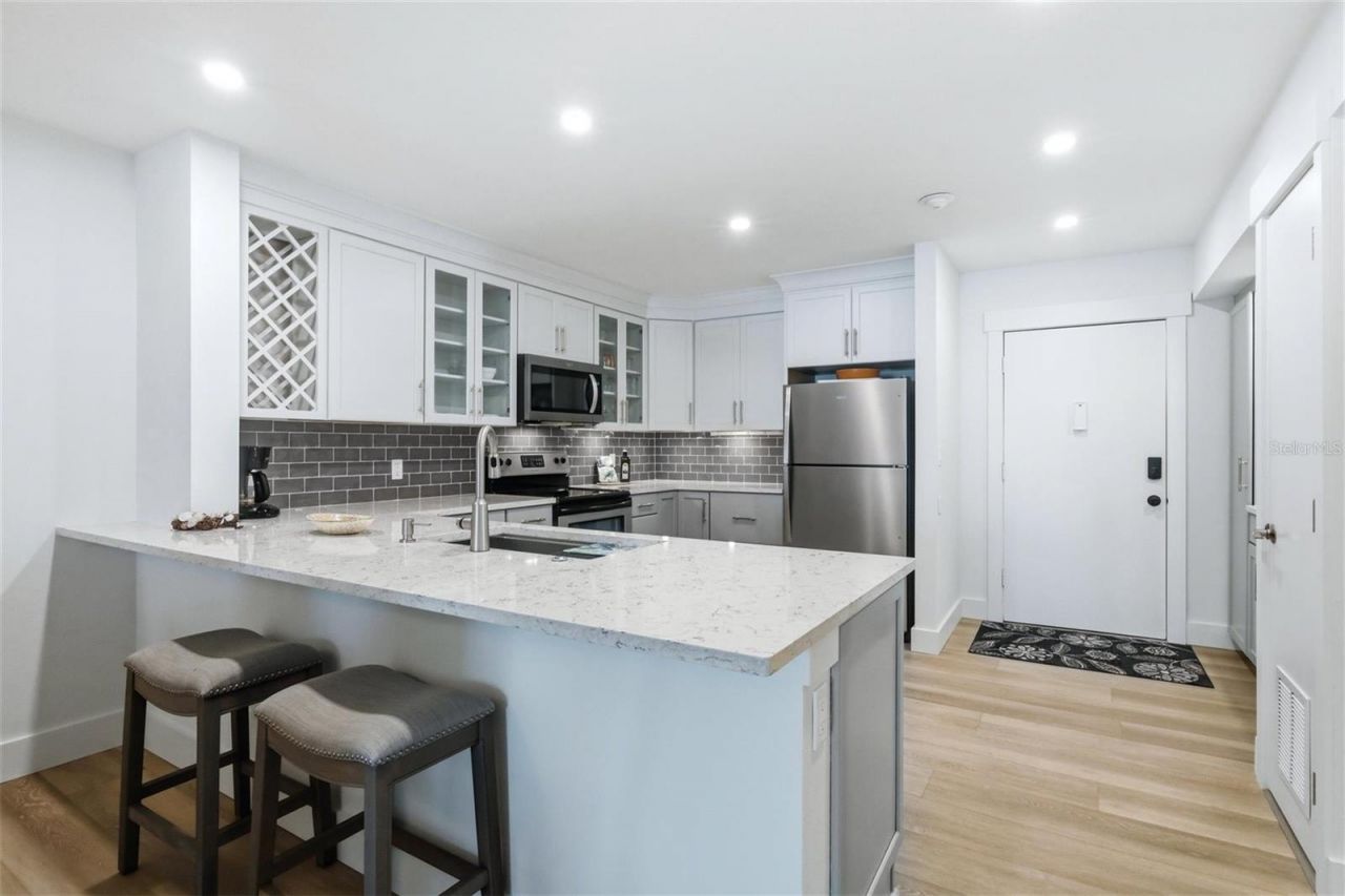 2100 Benjamin Franklin Drive, Unit 205, Sarasota, FL 34236 Photo