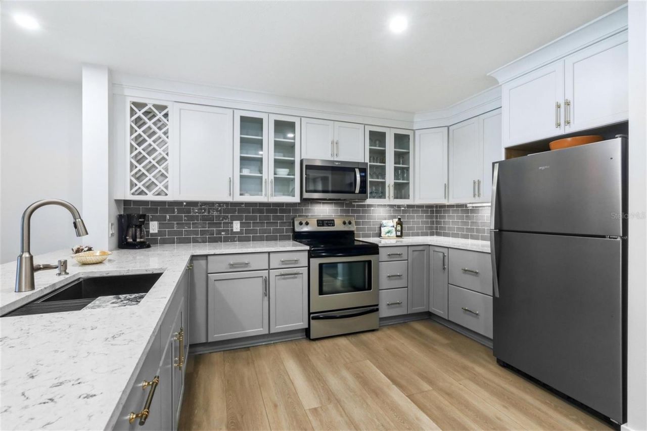 2100 Benjamin Franklin Drive, Unit 205, Sarasota, FL 34236 Photo