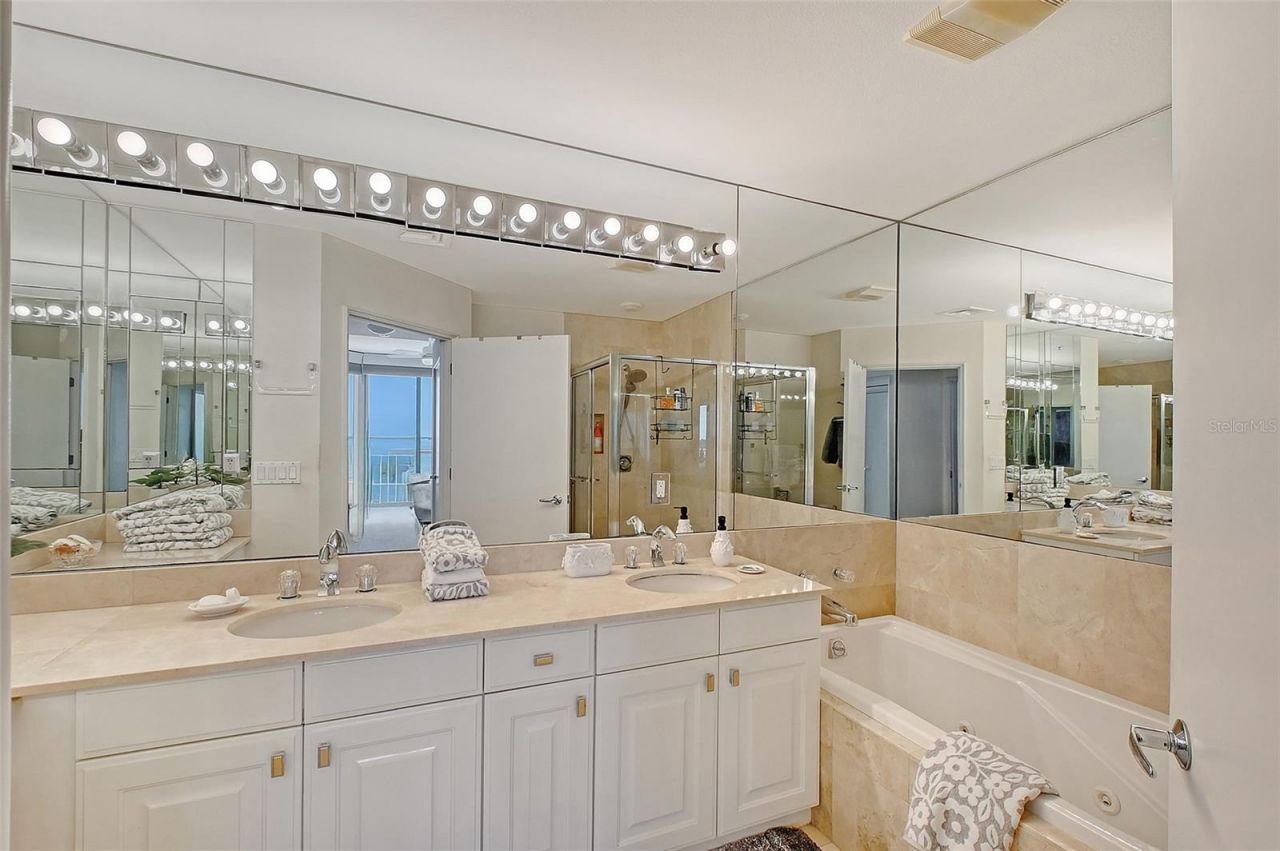 3070 Grand Bay Boulevard, Unit 644, Longboat Key, FL 34228 Photo