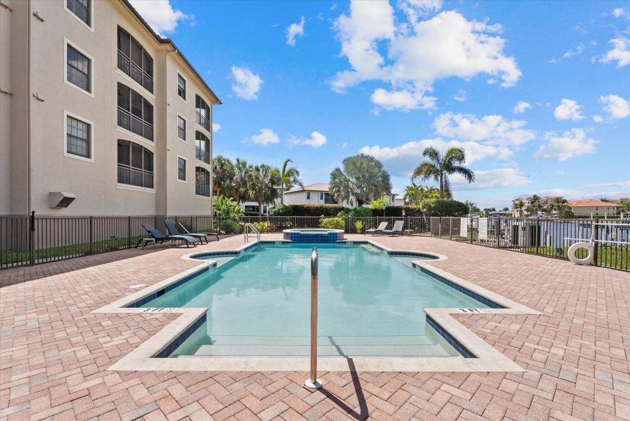 1349 Aqui Esta Drive , Unit 136, Punta Gorda, FL 33950 Photo