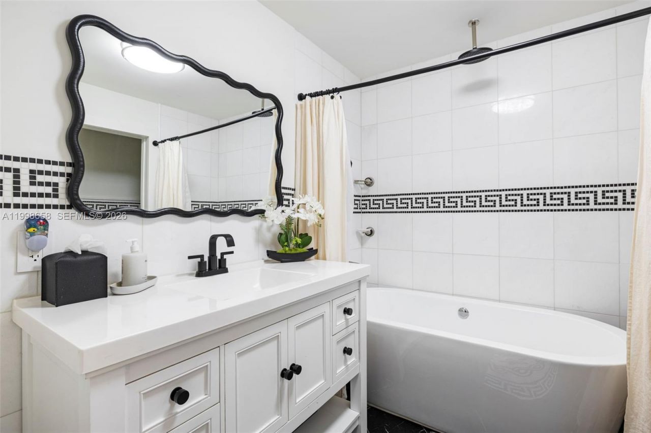 1415 Sunset Harbour Dr, Unit TH-102, Miami Beach, FL 33139 Photo