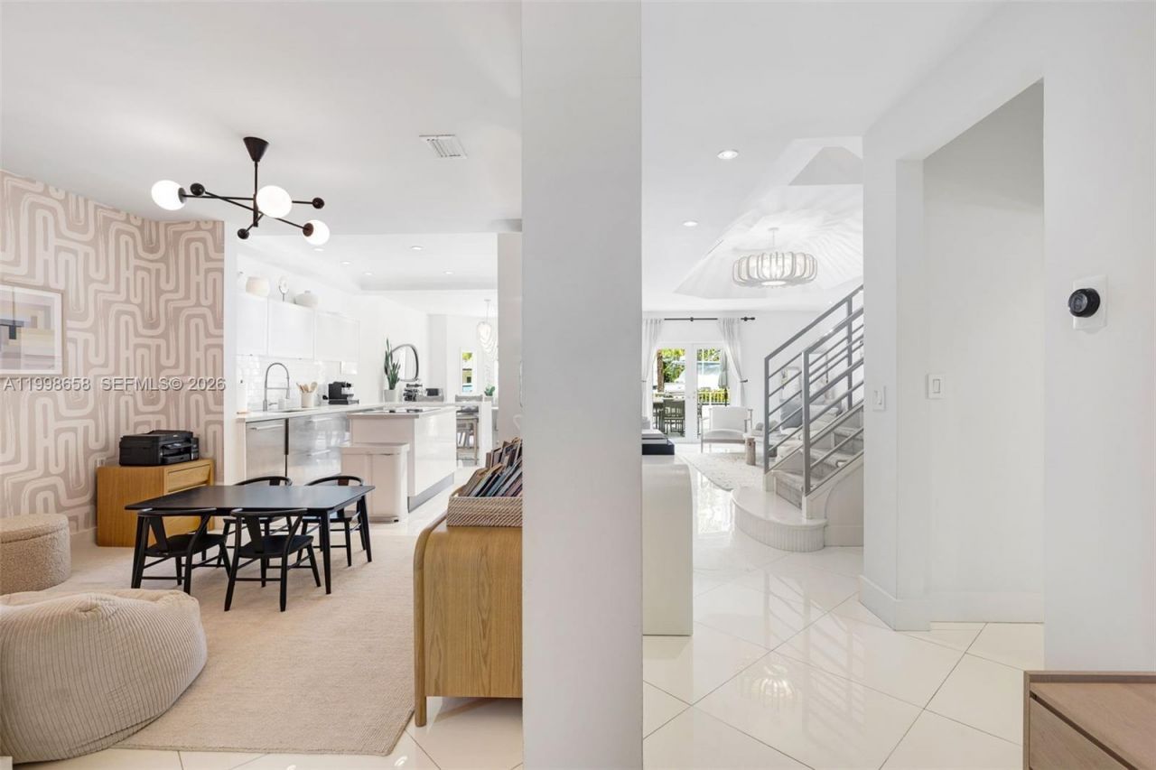 1415 Sunset Harbour Dr, Unit TH-102, Miami Beach, FL 33139 Photo